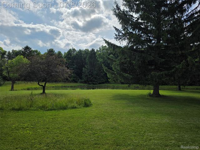 3581 N Burkhart Road, Howell Township, MI 48855