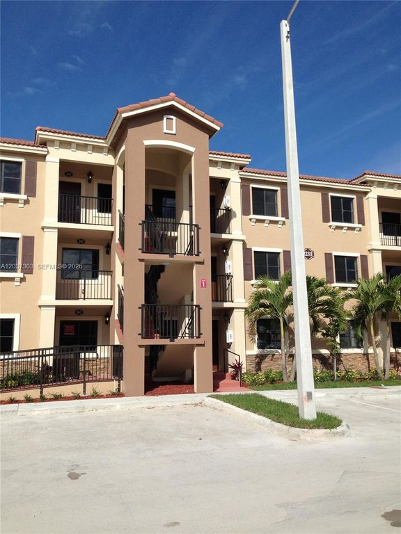 22311 SW 88th Pl 103-4, Cutler Bay, FL 33190