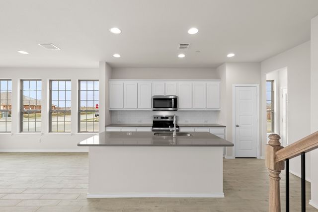 4609 Avion Drive, Sanger, TX 76266