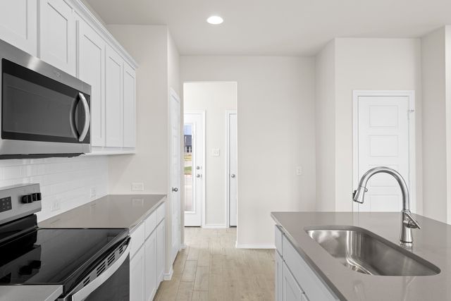 4609 Avion Drive, Sanger, TX 76266