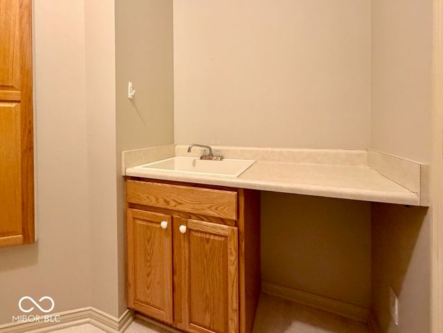 1610 Trainers Circle, Indianapolis, IN 46239