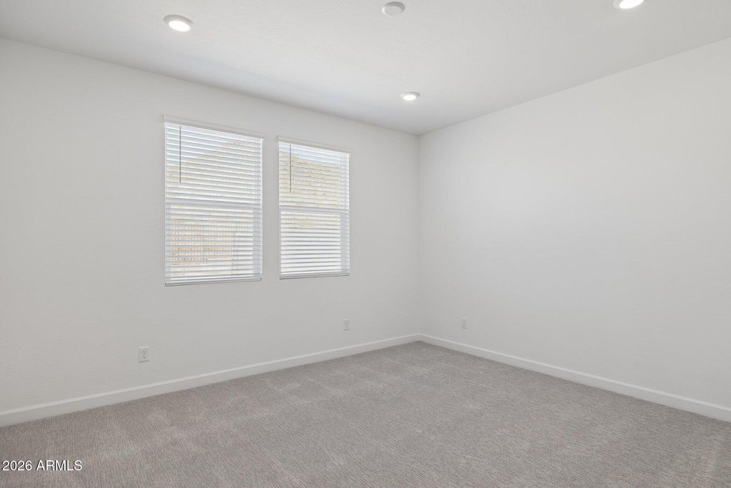Image 11 of property listing at 11873 W BURNSIDE Trail, Peoria, AZ 85383