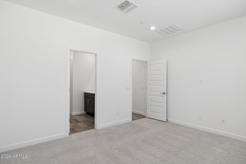 Image 13 of property listing at 11873 W BURNSIDE Trail, Peoria, AZ 85383