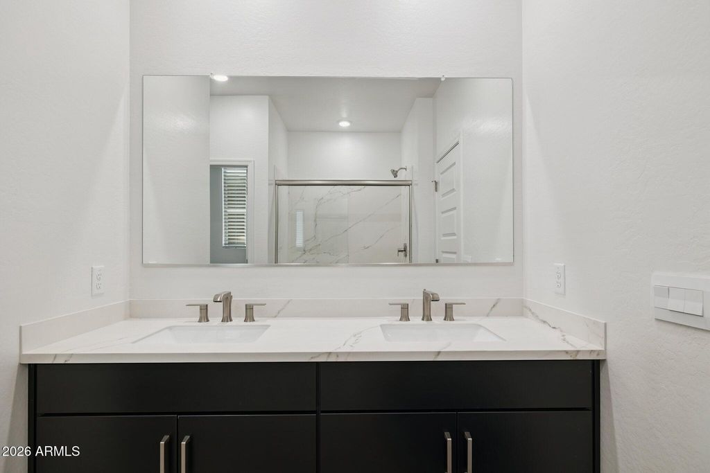 Image 14 of property listing at 11873 W BURNSIDE Trail, Peoria, AZ 85383