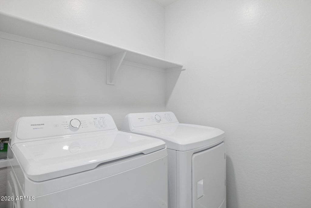 Image 28 of property listing at 11873 W BURNSIDE Trail, Peoria, AZ 85383