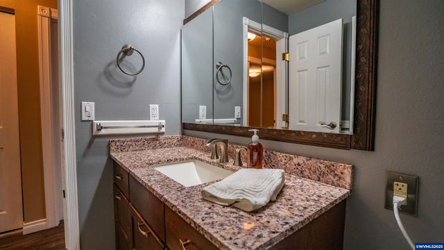 3236 48th Av NE, Salem, OR 97305