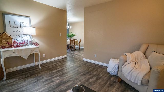 3236 48th Av NE, Salem, OR 97305