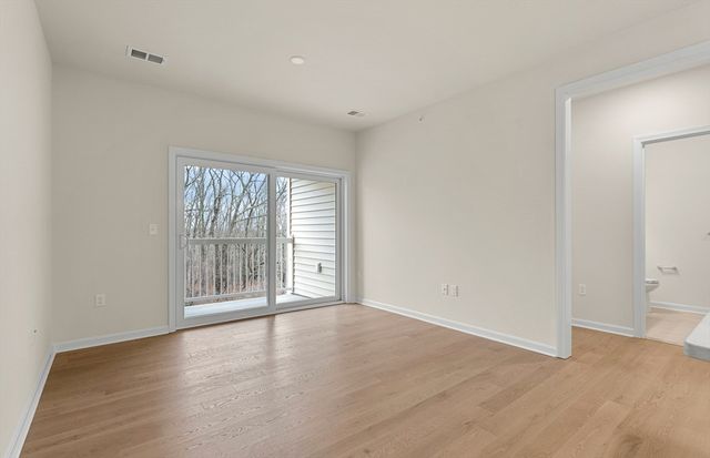 5 Peters Farm Way 308, Westborough, MA 01581