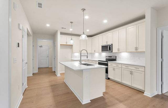 5 Peters Farm Way 308, Westborough, MA 01581