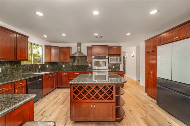 23812 Archwood, West Hills, CA 91307