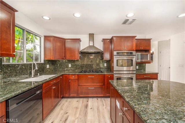23812 Archwood, West Hills, CA 91307