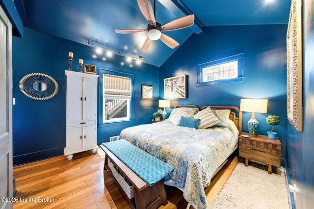 1927 Wrocklage Ave, Louisville, KY 40205