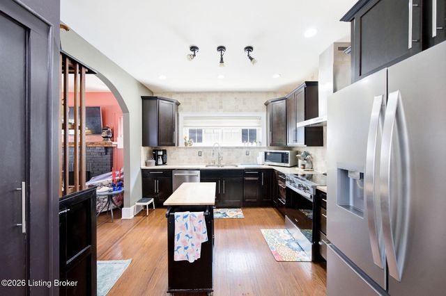 1927 Wrocklage Ave, Louisville, KY 40205