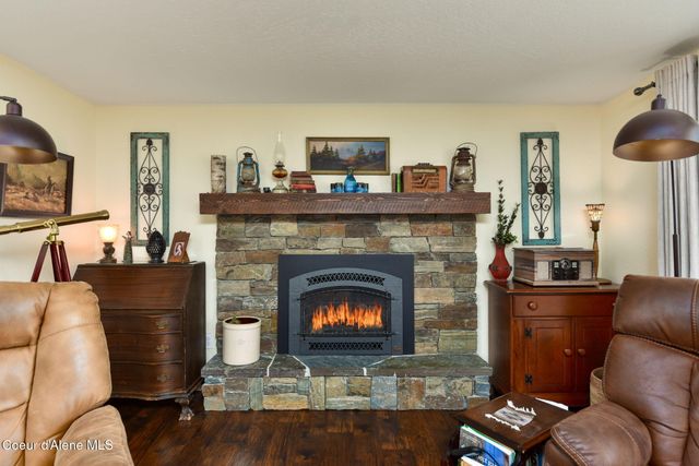 16232 E 1st ST, Bayview, ID 83803