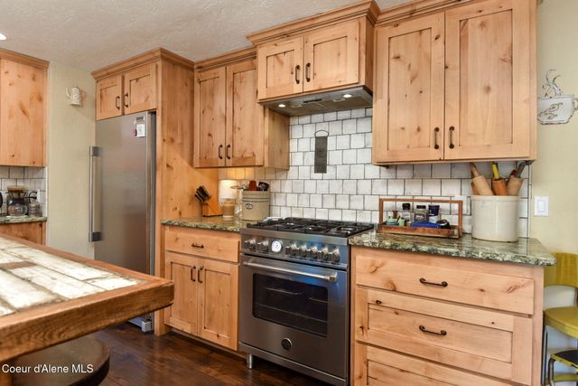 16232 E 1st ST, Bayview, ID 83803