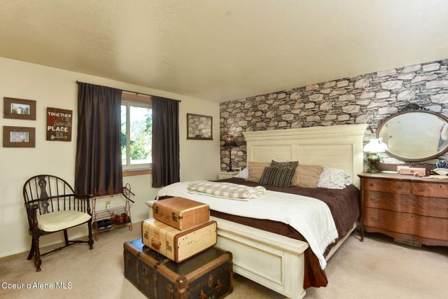 16232 E 1st ST, Bayview, ID 83803