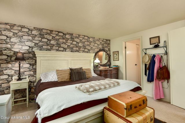 16232 E 1st ST, Bayview, ID 83803