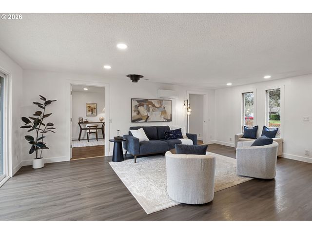 1885 CHURCHILL St, Eugene, OR 97405