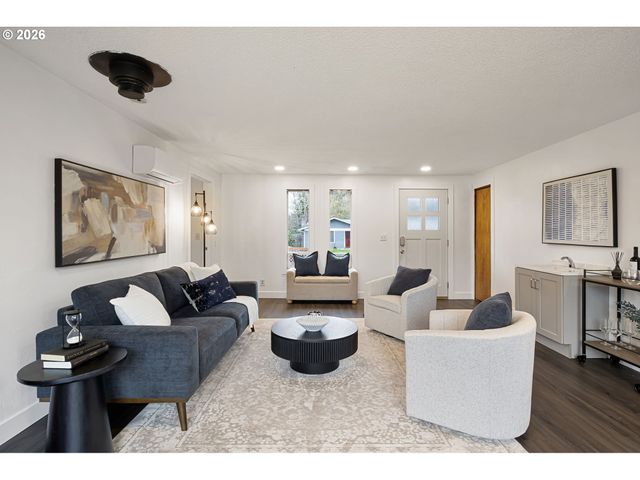 1885 CHURCHILL St, Eugene, OR 97405