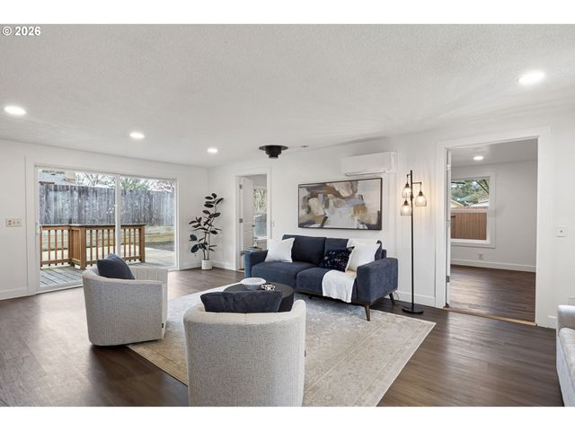 1885 CHURCHILL St, Eugene, OR 97405