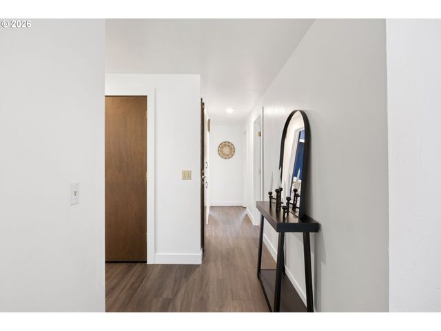 1885 CHURCHILL St, Eugene, OR 97405