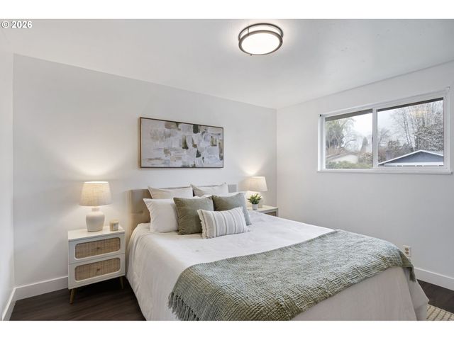 1885 CHURCHILL St, Eugene, OR 97405