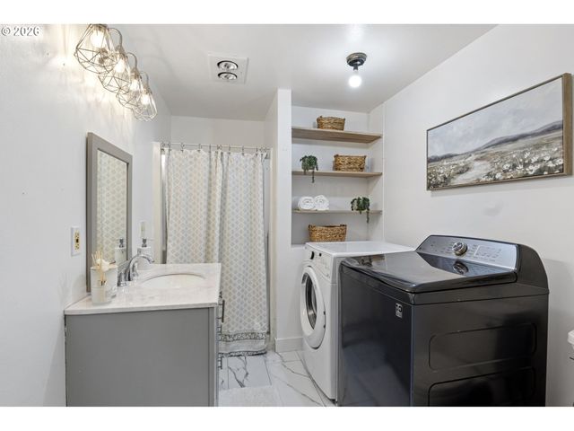 1885 CHURCHILL St, Eugene, OR 97405