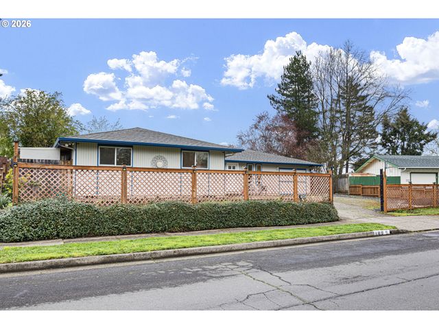 1885 CHURCHILL St, Eugene, OR 97405