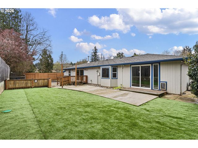 1885 CHURCHILL St, Eugene, OR 97405