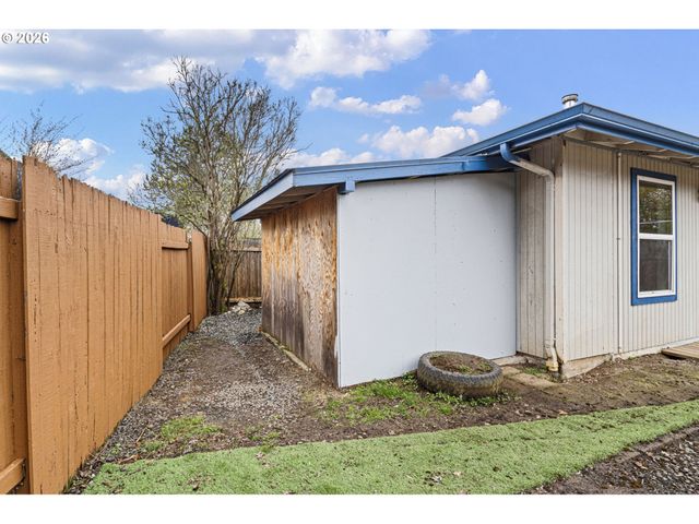 1885 CHURCHILL St, Eugene, OR 97405