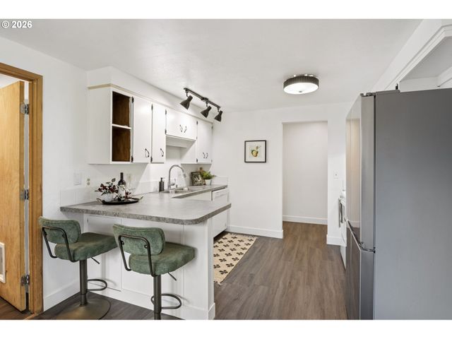 1885 CHURCHILL St, Eugene, OR 97405