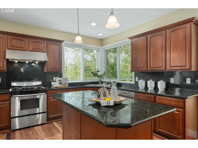 8441 Nw HAWKINS Blvd, Portland, OR 97229