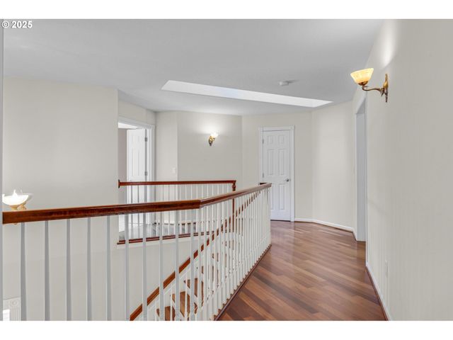 8441 Nw HAWKINS Blvd, Portland, OR 97229