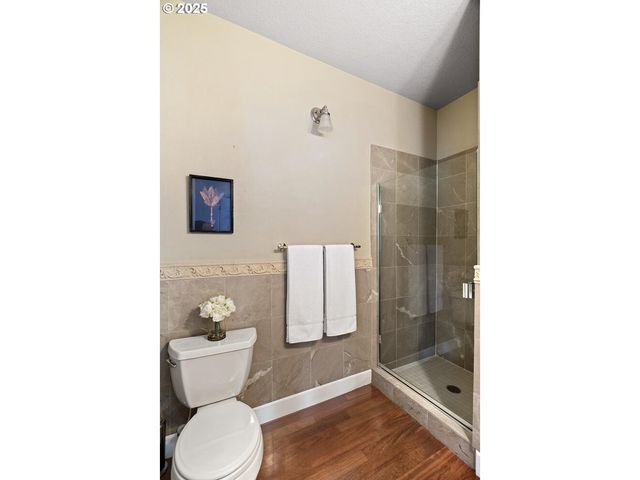 8441 Nw HAWKINS Blvd, Portland, OR 97229