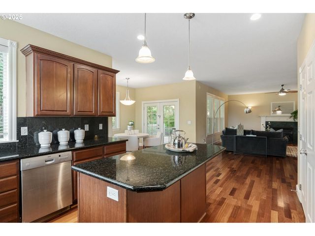 8441 Nw HAWKINS Blvd, Portland, OR 97229