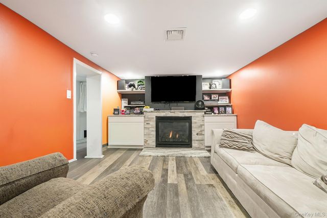 131 W Washington Avenue, Pearl River, NY 10965