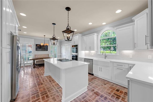 30618 Middle Creek Circle, Daphne, AL 36527