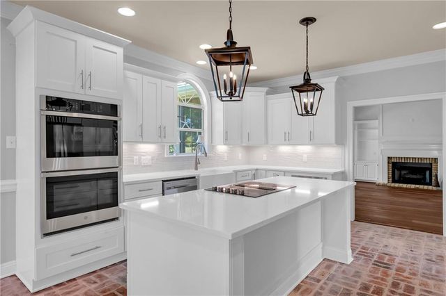 30618 Middle Creek Circle, Daphne, AL 36527