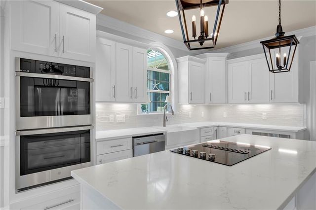 30618 Middle Creek Circle, Daphne, AL 36527