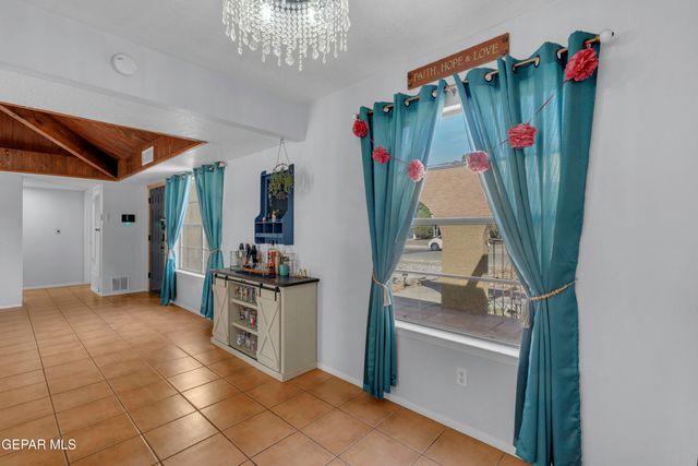 360 BRILL Circle, Horizon City, TX 79928