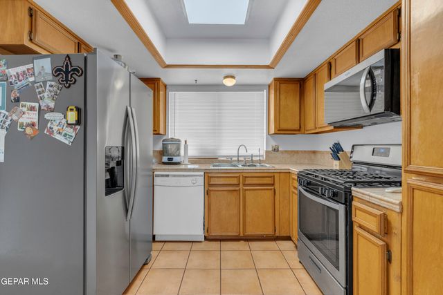 360 BRILL Circle, Horizon City, TX 79928