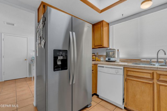 360 BRILL Circle, Horizon City, TX 79928