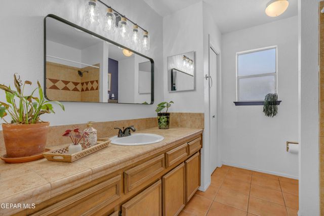 360 BRILL Circle, Horizon City, TX 79928