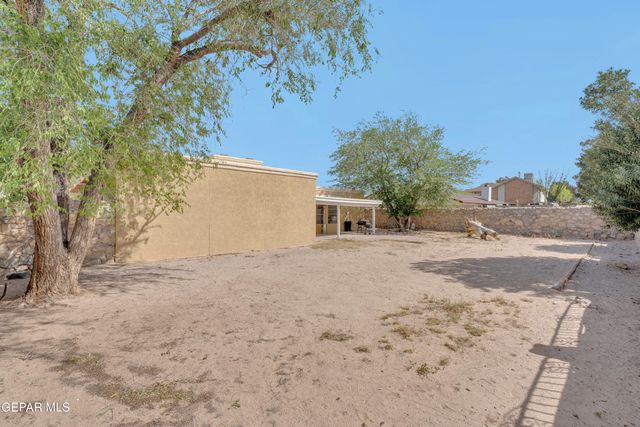 360 BRILL Circle, Horizon City, TX 79928