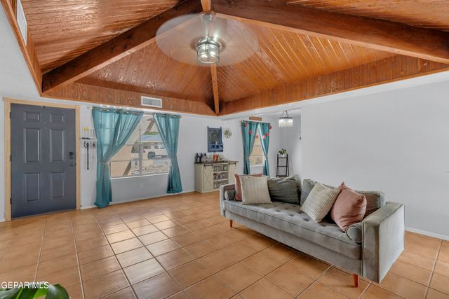 360 BRILL Circle, Horizon City, TX 79928