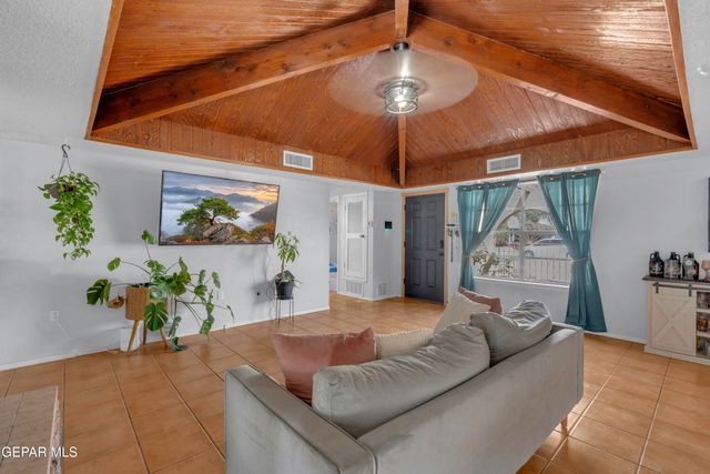 360 BRILL Circle, Horizon City, TX 79928