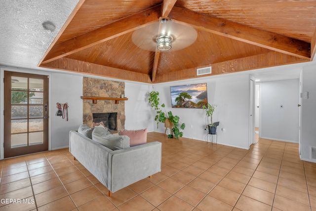 360 BRILL Circle, Horizon City, TX 79928