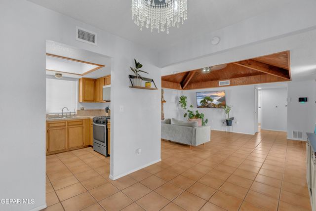 360 BRILL Circle, Horizon City, TX 79928