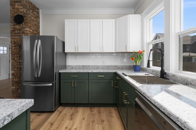 119 E Hayes Street, Davenport, IA 52803