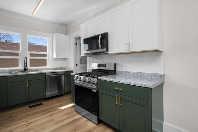 119 E Hayes Street, Davenport, IA 52803